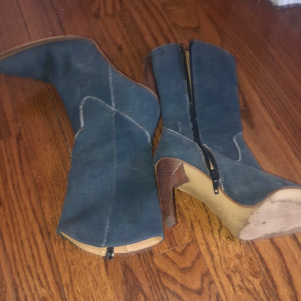 Boots 👢 - Picture 2 of 3
